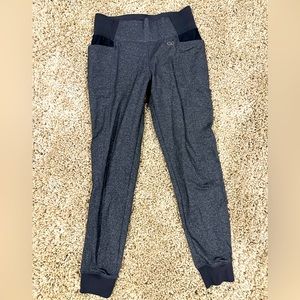 Women’s XS Calia joggers by Carrie Underwood.
